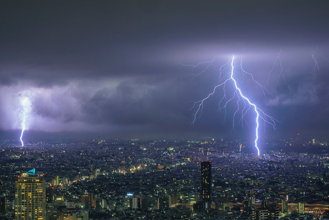 Choáng ngợp với loạt ảnh sấm sét ngập trời được dân mạng Nhật Bản ghi lại tại Tokyo - Ảnh 6.