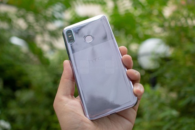 [IFA 2018] HTC U12 Life ra mắt: Mặt lưng 2 tông màu, Snapdragon 636, có jack cắm tai nghe, pin 3600mAh, giá từ 9.5 triệu - Ảnh 1.