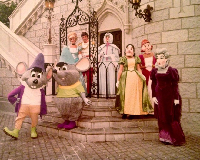 Những hình ảnh chứng minh ngày xưa Disneyland là chỗ để hù dọa trẻ con khóc thét chứ chẳng phải chốn thần tiên hạnh phúc gì - Ảnh 21.