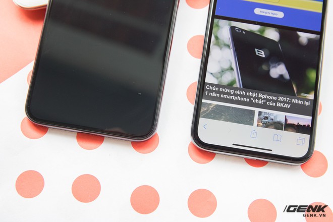 Trên tay mô hình iPhone X Plus đầu tiên tại VN và so sánh với iPhone X - Ảnh 9. Trên tay mô hình iPhone X Plus đầu tiên tại VN và so sánh với iPhone X - Ảnh 9.
