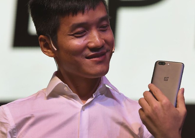 OnePlus đang dạy cho Apple biết cách bán smartphone cao cấp ở Ấn Độ - Ảnh 1.
