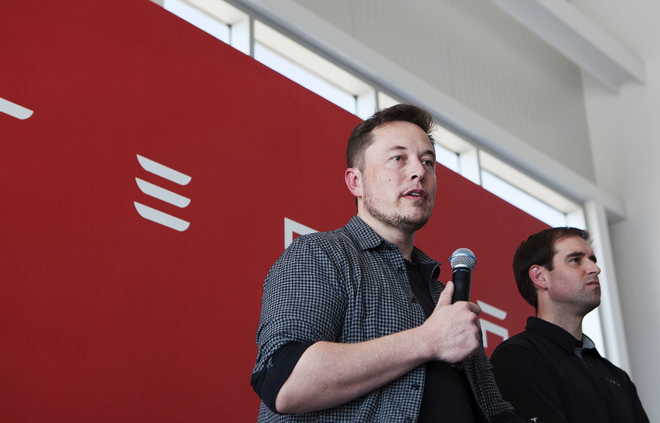 Đang yên đang lành, tại sao Elon Musk muốn Tesla trở thành công ty tư nhân? - Ảnh 2.