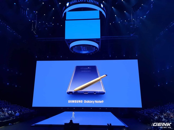 Samsung ra mắt Galaxy Note9: Bút S-Pen mới, pin 4000mAh, dung lượng 512GB, camera AI - Ảnh 1.