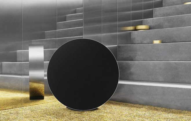 Bang & Olufsen tung mẫu loa Beosound Edge mới, thiết kế hình tròn giống bánh xe, có thể treo tường dễ dàng - Ảnh 1.