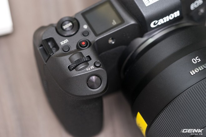 Trên tay máy ảnh Canon EOS R tại Việt Nam: Cuộc chiến không gương lật chính thức bắt đầu - Ảnh 4.