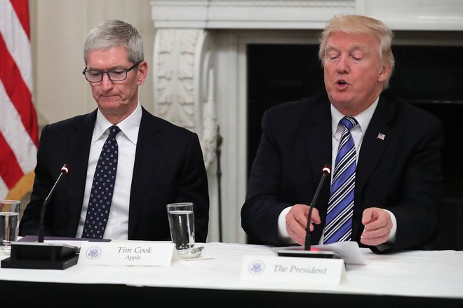 Chuỗi cung ứng của Apple chao đảo dữ dội chỉ sau một đoạn tweet ngắn của Tổng thống Trump - Ảnh 1.