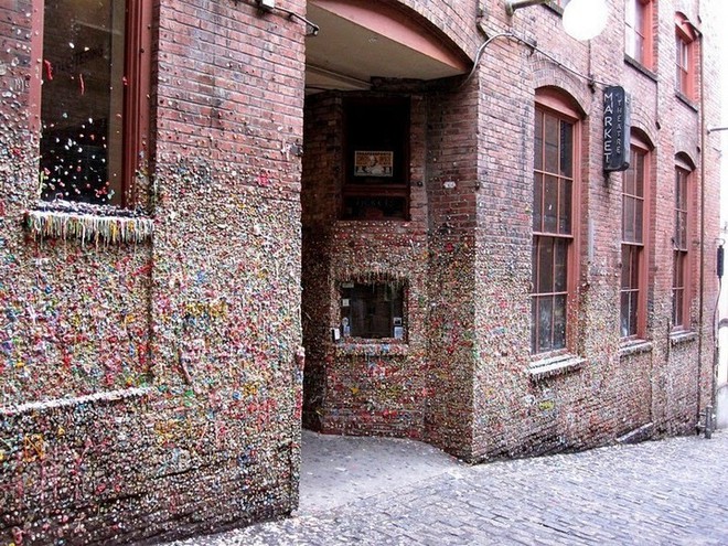 Thay vì vứt ra đường, người Mỹ dùng bã kẹo cao su tạo nên những bức tường nghệ thuật vô cùng độc đáo - Ảnh 8.