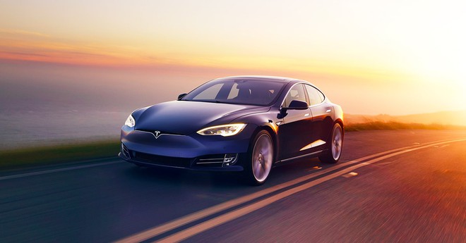 Tesla tăng tốc độ sản xuất bằng cách giảm số lượng màu xe, khách muốn mua phải trả thêm tiền - Ảnh 1.