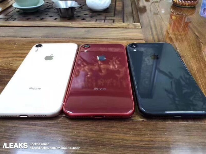 Vấn đề copy: Apple có smartphone màn LCD tai thỏ còn muộn hơn các hãng Trung Quốc - Ảnh 2.