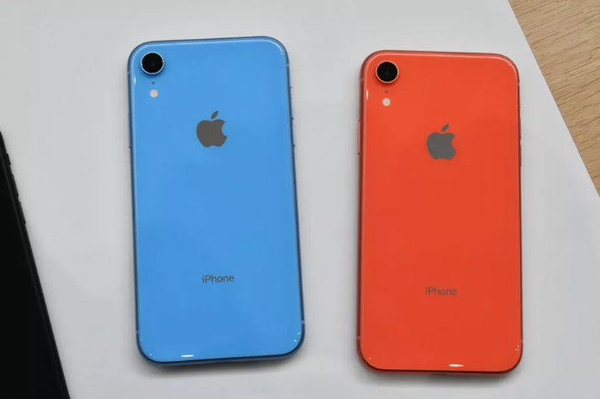 Trên tay iPhone XR: Màu đỏ và cam rất nổi bật, viền màn hình hơi dày do dùng màn LCD - Ảnh 7.