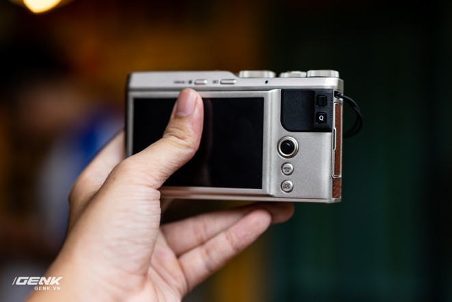Trên tay máy ảnh compact cao cấp Fujifilm XF10: Bé và nhẹ nhưng vẫn sang - Ảnh 12.