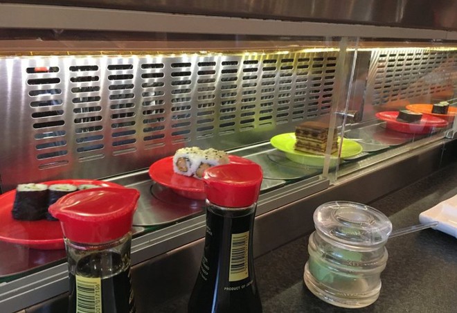 Một mình ăn hết 100 đĩa sushi, anh vận động viên Đức bị cấm cửa vĩnh viễn khỏi nhà hàng buffet Nhật - Ảnh 2.