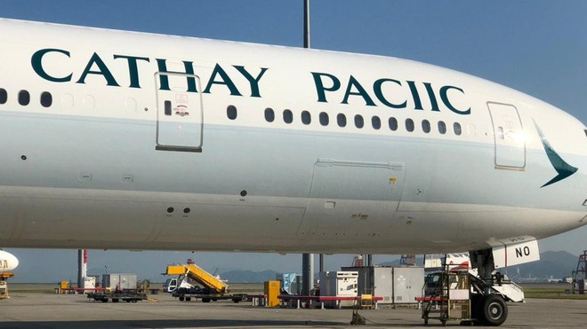 Logo trên máy bay của Cathay Pacific thiếu mất chữ F, phải sơn lại mất vài nghìn USD - Ảnh 1.
