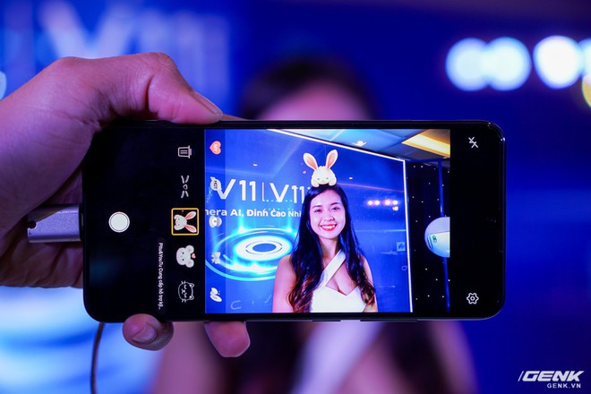 Cận cảnh bộ đôi V11 và V11i: smartphone tầm trung đầu tiên của Vivo tích hợp cảm biến vân tay dưới màn hình - Ảnh 8.
