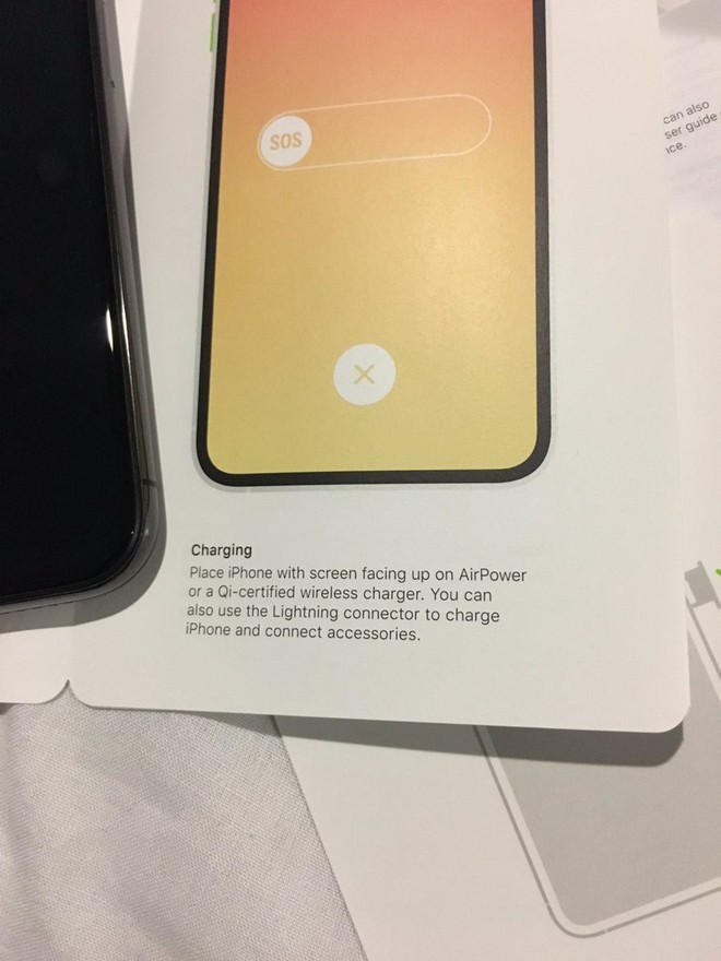 Tấm sạc không dây AirPower bất ngờ xuất hiện trong hướng dẫn sử dụng iPhone mới - Ảnh 2.