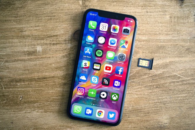 Dè bỉu, chê bai iPhone XS vô cùng nặng nề nhưng người Trung Quốc vẫn đổ xô đi mua Apple Watch mới - Ảnh 1.