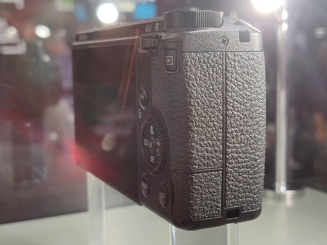 Cận cảnh máy ảnh compact cao cấp Ricoh GRIII: Hội tụ tinh hoa của 20 năm kinh nghiệm - Ảnh 5.