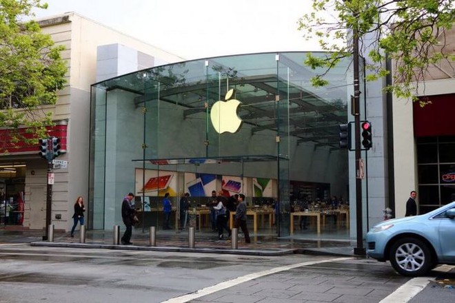 Apple Store tại Mỹ bị cướp trắng trợn tới hai lần chỉ trong chưa đầy 12 tiếng, tổn thất hơn 100 ngàn USD - Ảnh 1.