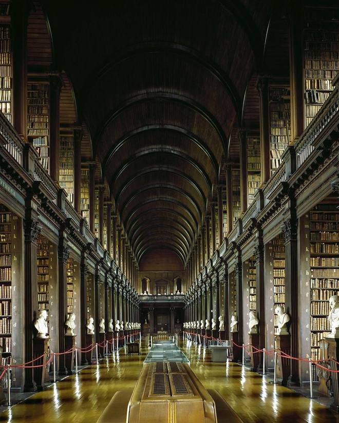 Nhiếp ảnh gia người Ý thực hiện cuộc hành trình đi tìm thư viện đẹp nhất thế giới, và đây là những gì anh ấy ghi lại được - Ảnh 4.