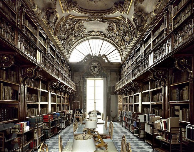 Nhiếp ảnh gia người Ý thực hiện cuộc hành trình đi tìm thư viện đẹp nhất thế giới, và đây là những gì anh ấy ghi lại được - Ảnh 9.