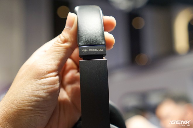 Cận cảnh tai nghe chống ồn WH-1000XM3 vừa ra mắt của Sony: tự động điều chỉnh mức chống ồn và cường độ âm thanh xung quanh, sạc nhanh 10 phút cho 5 giờ nghe, giá 8,49 triệu đồng - Ảnh 6.