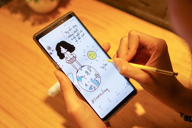 Họa sĩ, giáo viên, chuyên viên BĐS, kỹ sư công trình... nói gì về Galaxy Note9? Có đáng mua không? - Ảnh 1.