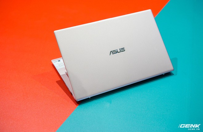Cận cảnh laptop viền màn hình siêu mỏng VivoBook S13 của Asus: tỉ lệ màn hình/thân máy 89%, nhẹ 1,2 kg, giá gần 14,4 triệu đồng - Ảnh 9.