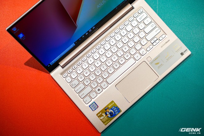Cận cảnh laptop viền màn hình siêu mỏng VivoBook S13 của Asus: tỉ lệ màn hình/thân máy 89%, nhẹ 1,2 kg, giá gần 14,4 triệu đồng - Ảnh 12.