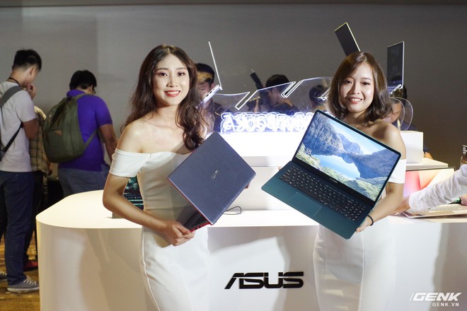 Cận cảnh laptop viền màn hình siêu mỏng VivoBook S13 của Asus: tỉ lệ màn hình/thân máy 89%, nhẹ 1,2 kg, giá gần 14,4 triệu đồng - Ảnh 1.