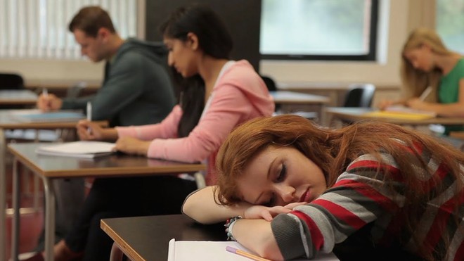 Học sinh ngủ trong lớp đâu phải vì lười, giáo dục nên coi giấc ngủ như một phần trọng tâm - Ảnh 3.