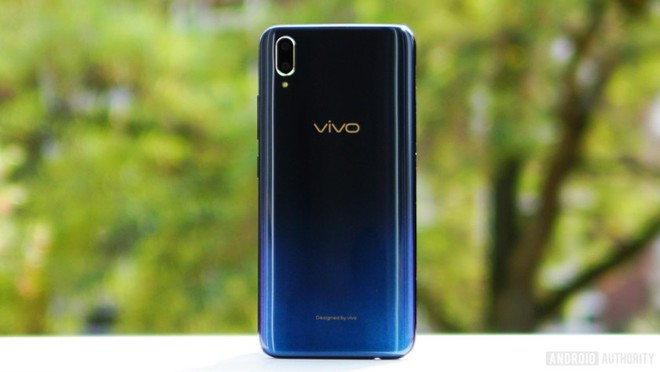 Vivo V11 chính thức ra mắt: Smartphone tầm trung có cảm biến vân tay dưới màn hình, rãnh tai thỏ hình hạt đậu, giá từ 8,5 triệu đồng - Ảnh 4.