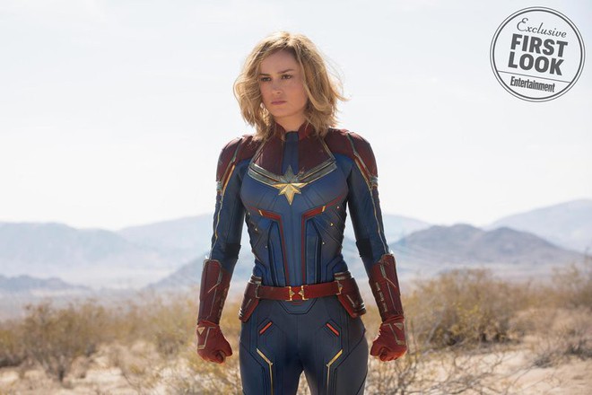Nữ siêu anh hùng Captain Marvel chính thức lộ diện, sát cánh cùng Nick Fury hồi trẻ còn nguyên cả hai mắt - Ảnh 1.