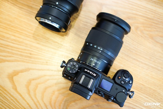 Trên tay nhanh hàng nóng Z7 - Chiếc máy ảnh không gương lật Full-frame đầu tiên của Nikon - Ảnh 2.