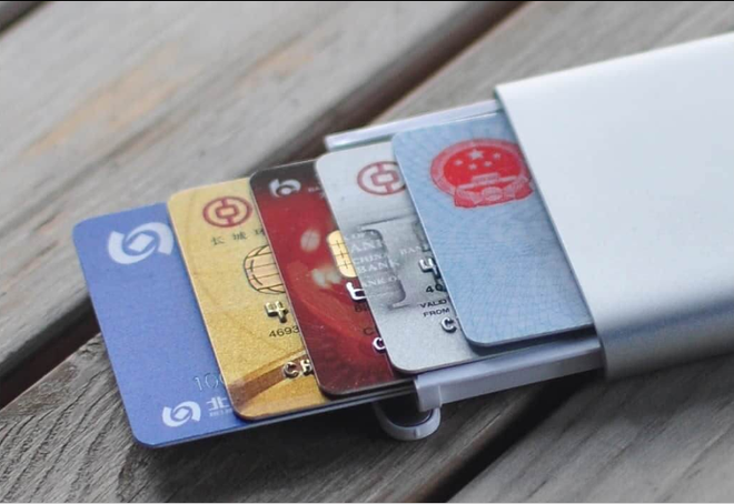 Xiaomi ra mắt hộp đựng thẻ Business Card holder: Thiết kế sang trọng, có nút bấm cơ học, giá 161.000 đồng - Ảnh 2.