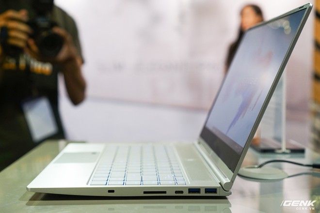 Cận cảnh laptop mỏng nhẹ Prestige PS42 đến từ MSI: chỉ 1,19 kg, pin 10 giờ, giá gần 21 triệu đồng - Ảnh 9.
