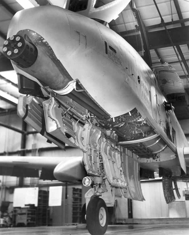 [Video thuyết minh] Khám phá uy lực cúa pháo hàng không 7 nòng mạnh nhất thế giới GAU-8 Avenger - Ảnh 2.