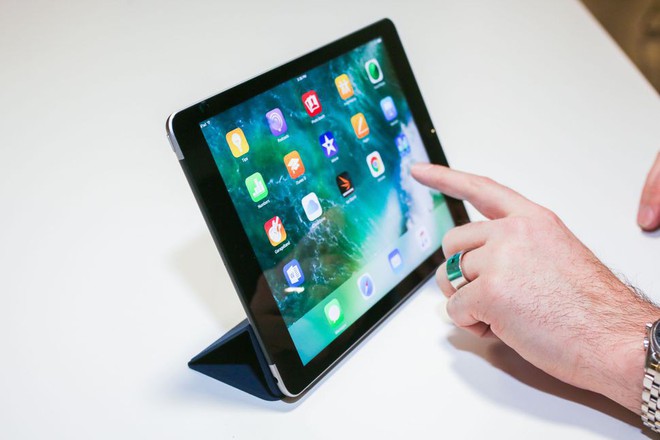 Apple tung video quảng cáo cho tính năng AR và Apple Pencil trên iPad Pro - Ảnh 3.