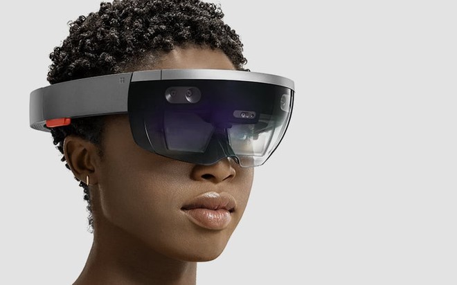  HoloLens, một trong những sản phẩm kính AR được đánh giá là tốt nhất trên thị trường, chỉ có góc nhìn 35 độ. 