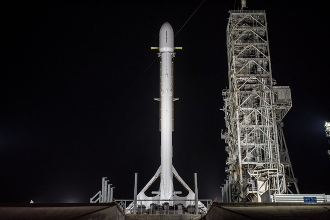 Tên lửa Falcon 9 của SpaceX vừa thực hiện thành công một sứ mệnh bí mật cho chính phủ Mỹ và hạ cánh an toàn - Ảnh 1.