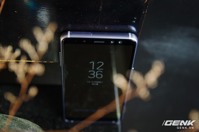 Mở hộp Galaxy A8 (2018) chính hãng giá 10,99 triệu đồng: màu Tím Bạc cực đẹp! - Ảnh 10.