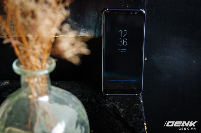 Mở hộp Galaxy A8 (2018) chính hãng giá 10,99 triệu đồng: màu Tím Bạc cực đẹp! - Ảnh 12.