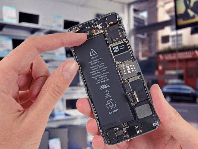 Apple lại dính bê bối thay pin đã chai cho người dùng đổi pin mới - Ảnh 1.