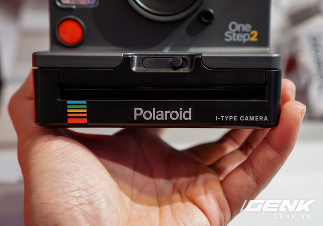 [CES 2018] Sờ tận tay chiếc máy ảnh OneStep 2 từng khiến biết bao fan Polaroid vỡ òa khi được hồi sinh - Ảnh 4.