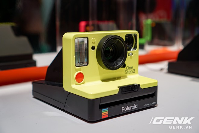 [CES 2018] Sờ tận tay chiếc máy ảnh OneStep 2 từng khiến biết bao fan Polaroid vỡ òa khi được hồi sinh - Ảnh 11.