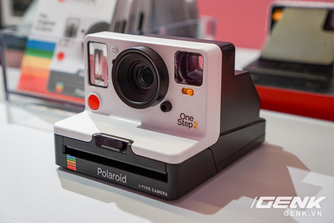 [CES 2018] Sờ tận tay chiếc máy ảnh OneStep 2 từng khiến biết bao fan Polaroid vỡ òa khi được hồi sinh - Ảnh 6.
