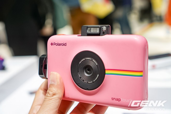 [CES 2018] Cận cảnh bộ đôi máy ảnh mì ăn liền Polaroid Pop và Polaroid Snap Touch: thiết kế cực dễ thương, tiếc rằng chưa có chính thức tại Việt Nam - Ảnh 9.