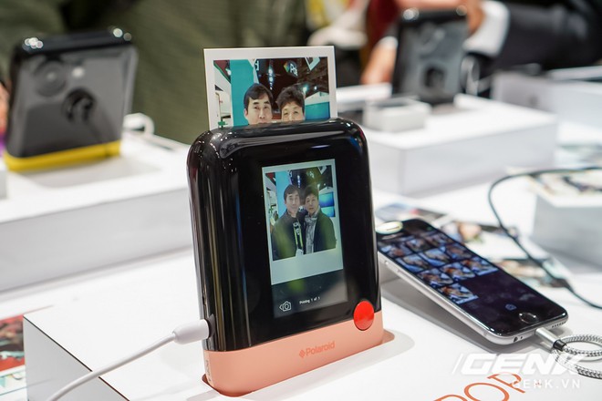 [CES 2018] Cận cảnh bộ đôi máy ảnh mì ăn liền Polaroid Pop và Polaroid Snap Touch: thiết kế cực dễ thương, tiếc rằng chưa có chính thức tại Việt Nam - Ảnh 7.