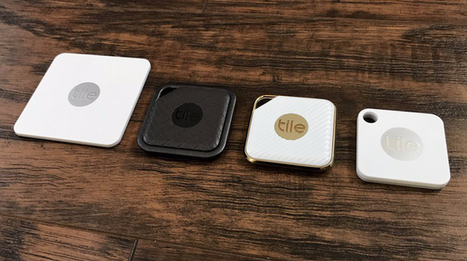  Các thiết bị định vị Bluetooth của Tile bao gồm Tile Slim, Tile Sport, Tile Style và Tile Matte (từ trái qua). 