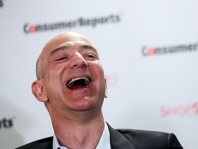 Đằng sau cuộc tình rửa bát cho vợ 25 năm vẫn ly hôn của tỷ phú giàu nhất thế giới Jeff Bezos - Ảnh 3.