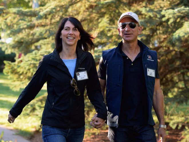 Đằng sau cuộc tình rửa bát cho vợ 25 năm vẫn ly hôn của tỷ phú giàu nhất thế giới Jeff Bezos - Ảnh 7.